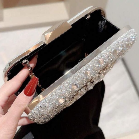 💎 Jewel Encrusted Purse 💎 - Picture 3 of 4